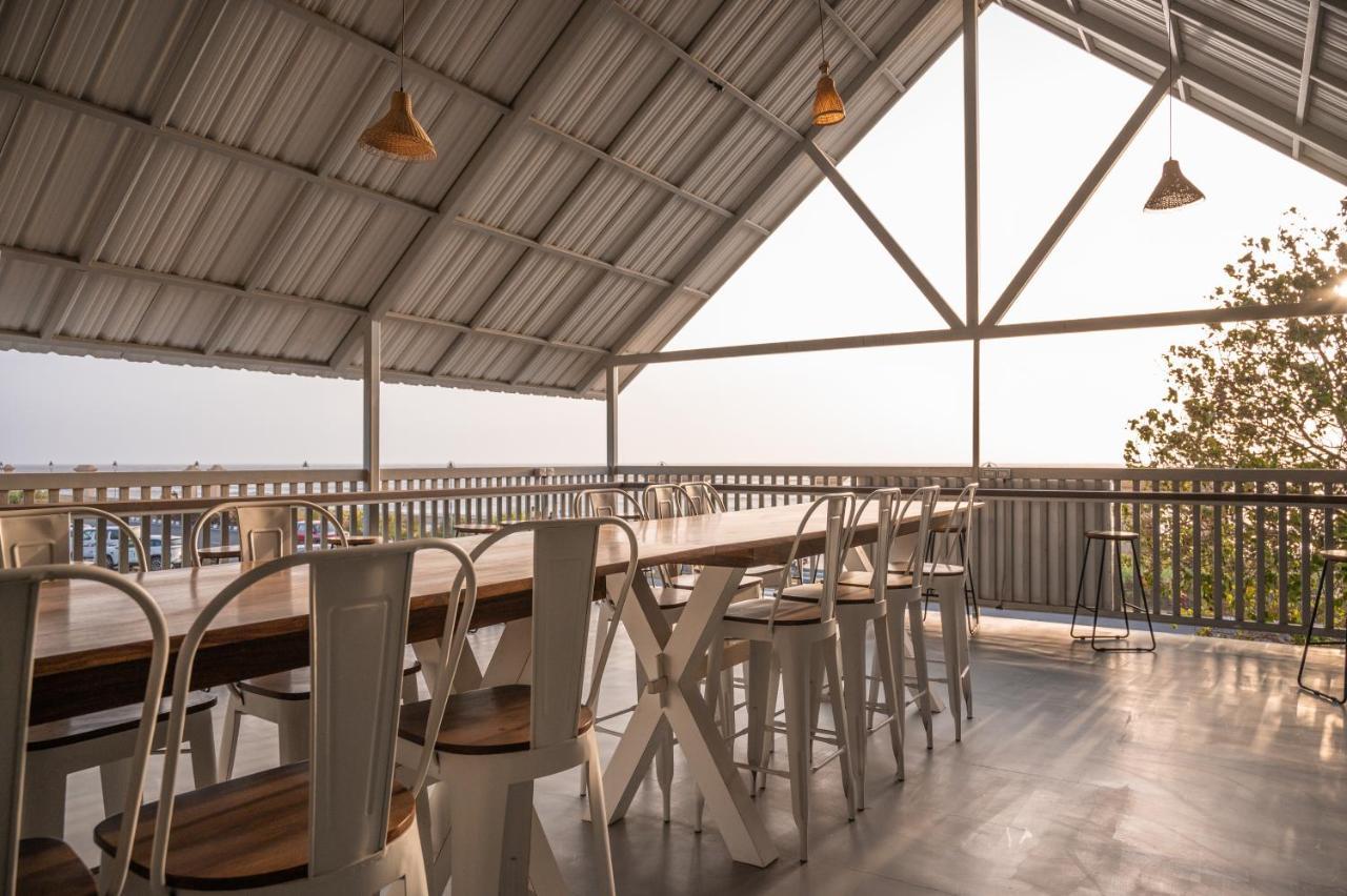 Praveg Beach Resort Daman Lighthouse Beach Eksteriør billede