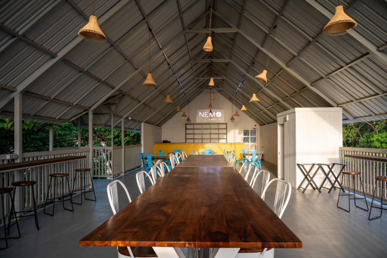 Praveg Beach Resort Daman Lighthouse Beach Eksteriør billede