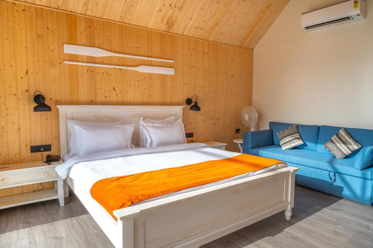 Praveg Beach Resort Daman Lighthouse Beach Eksteriør billede