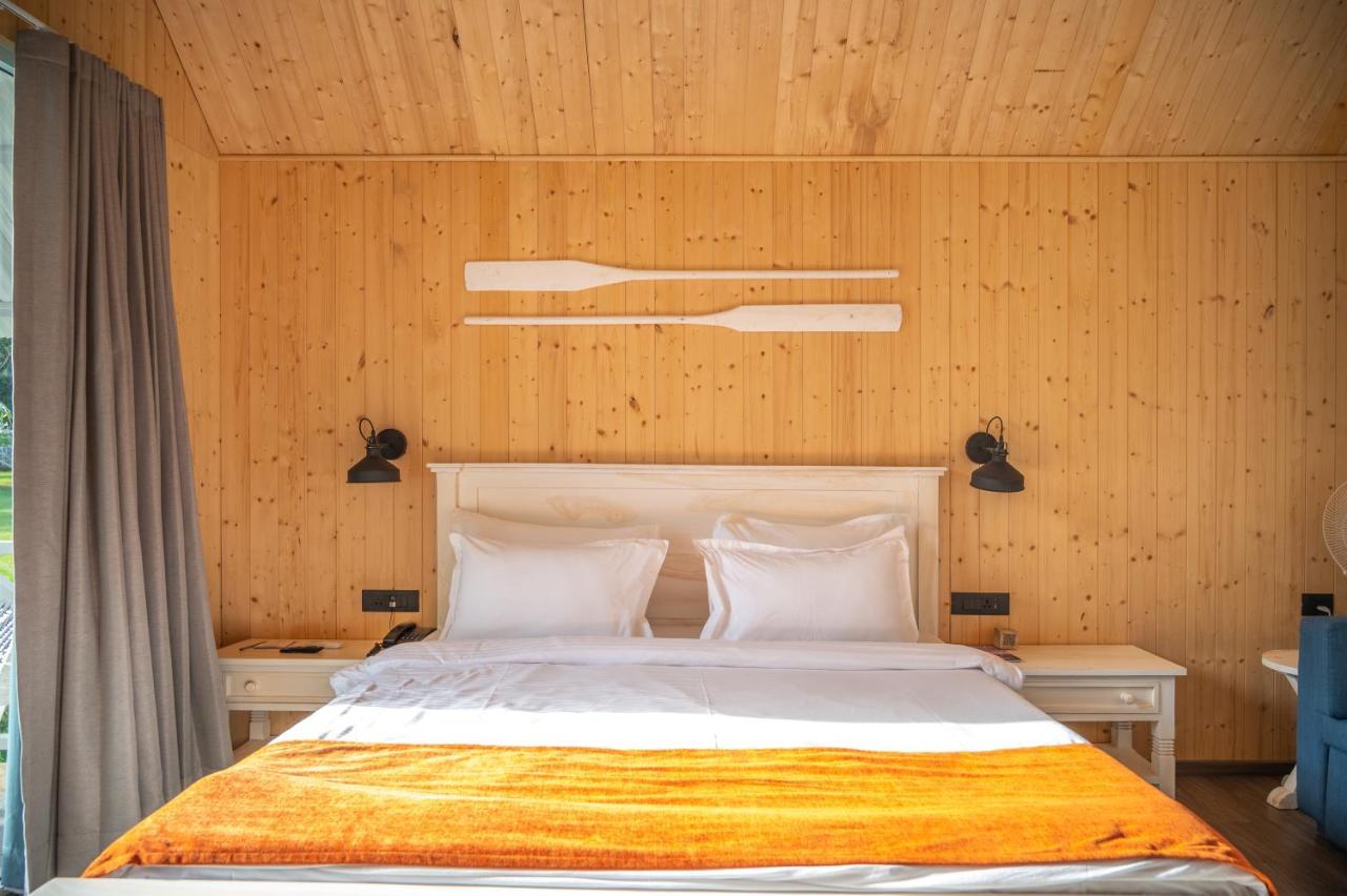 Praveg Beach Resort Daman Lighthouse Beach Eksteriør billede